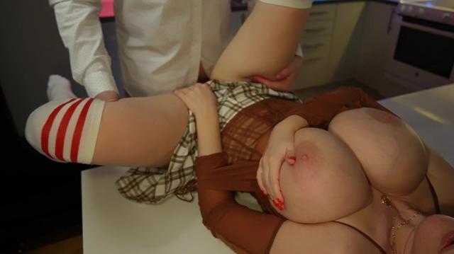 Она не умеет готовить но точно знает как угодить