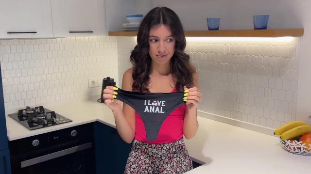 Пытаюсь убедить свою девушку что она обожает анальный секс Она настоящая анальная шлюха